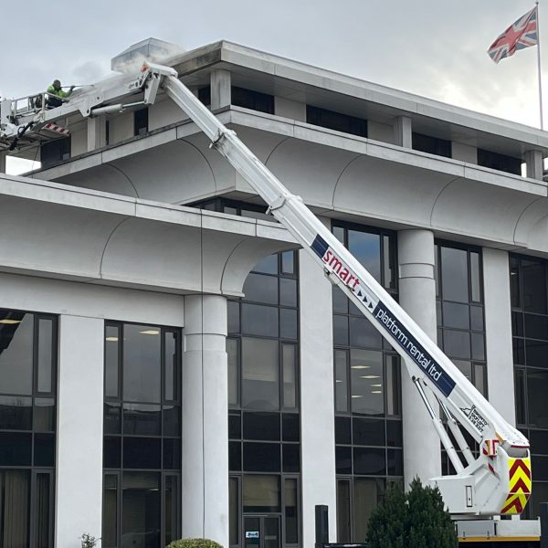 Facade cleaning 2 600x600