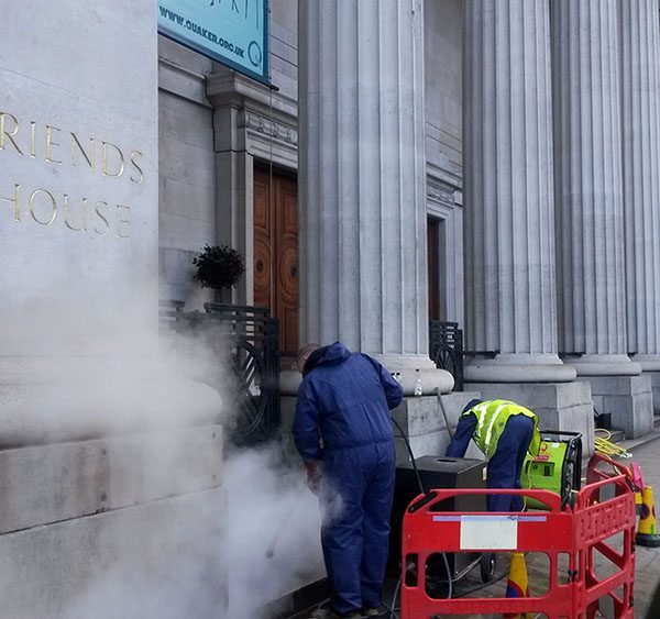 Facade steam cleaning 2 600x563